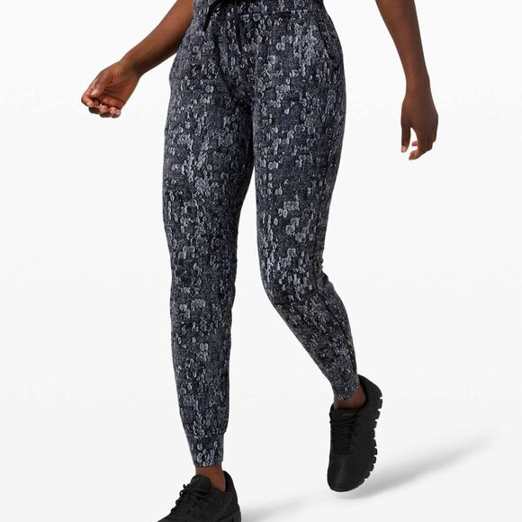 Lululemon Ready to Rulu Jogger 29" Eventide Jacquard, size 6 - Picture 8 of 9